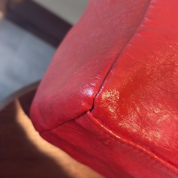 Vince Camuto  carry the gift Shoulder bag  gunmetal holiday Red  large front bow - Picture 9 of 15